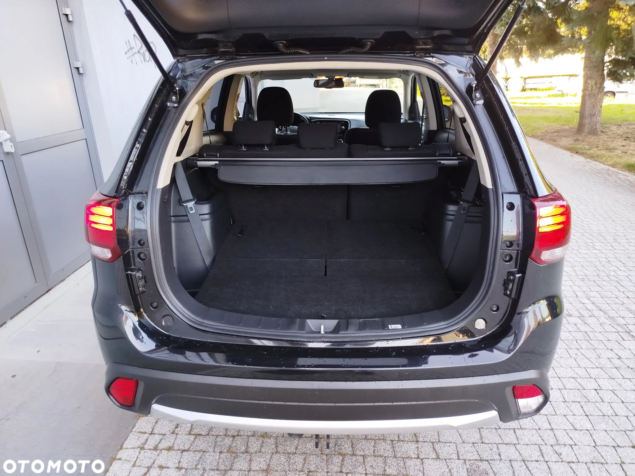 Mitsubishi Outlander 2.2 DI-D 4WD Automatik Diamant Edition - 25