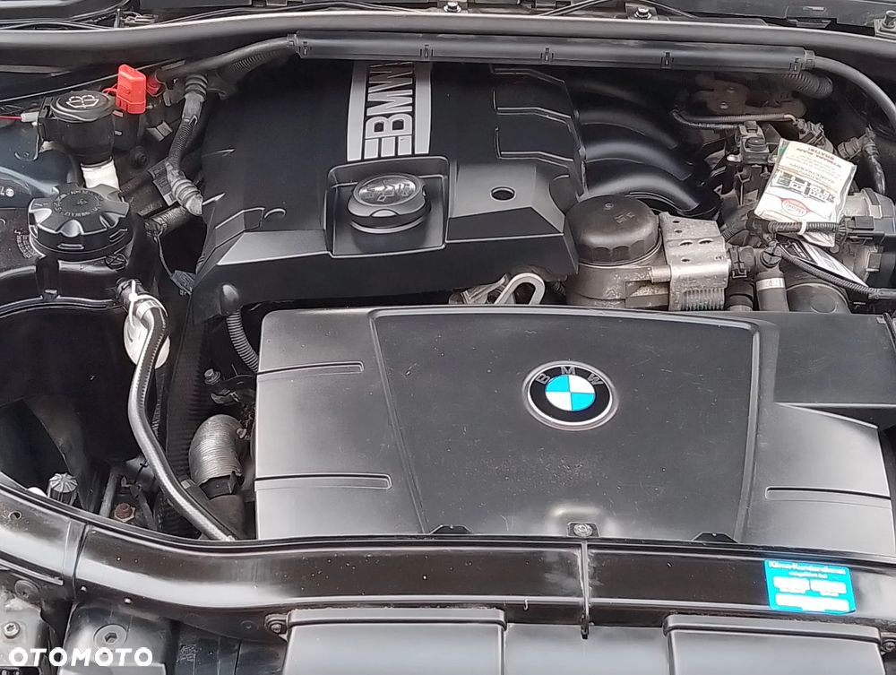 BMW Seria 3 318i - 9