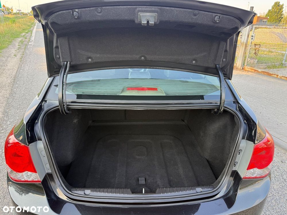 Chevrolet Cruze 1.8 LS MY11 - 32