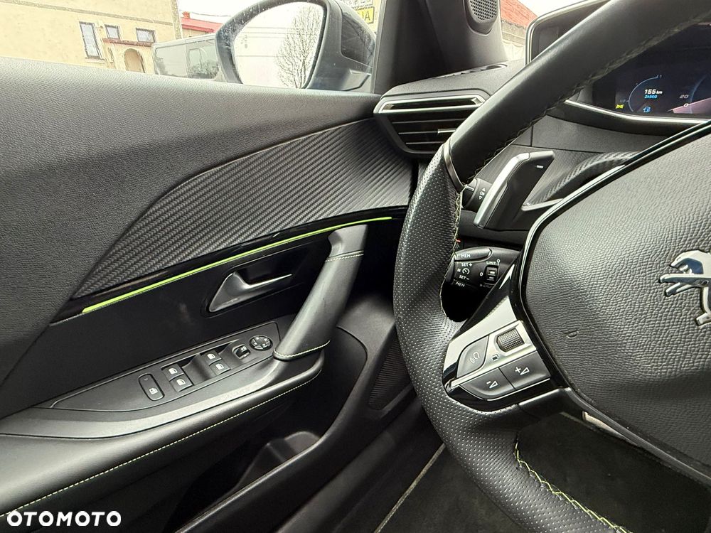 Peugeot 2008 1.2 Pure Tech GPF Allure S&S EAT6 - 15