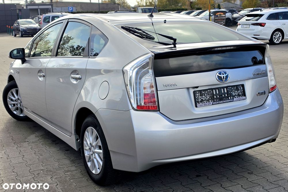 Toyota Prius - 4