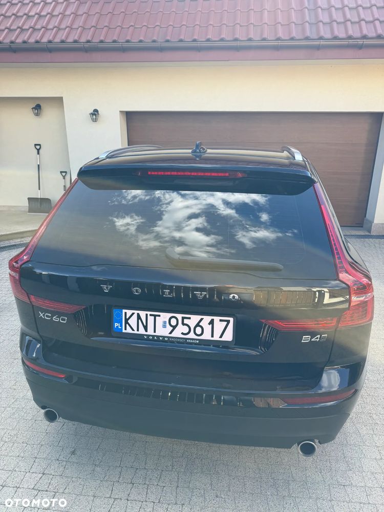 Volvo XC 60 B4 D AWD Momentum Pro - 3
