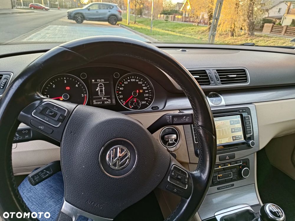 Volkswagen Passat 1.6 TDI Comfortline - 10