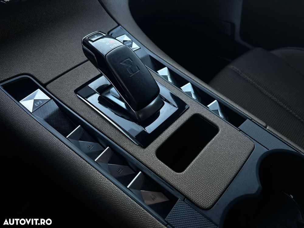 DS Automobiles DS 7 Crossback - 12