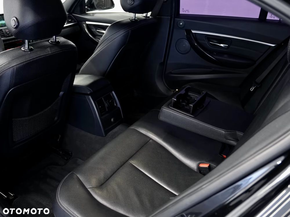 BMW Seria 3 330i M Sport Sport - 22