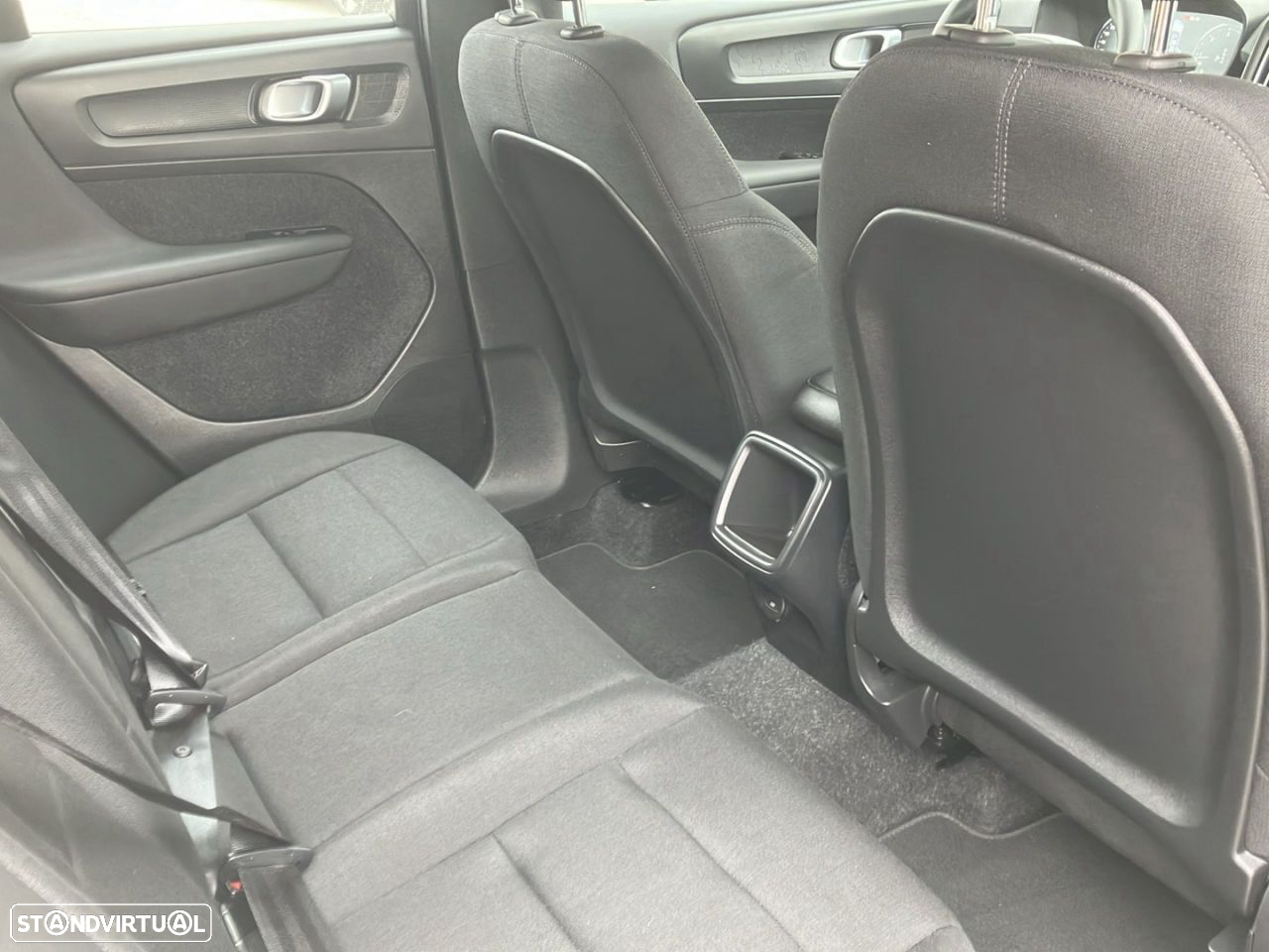 Volvo XC 40 2.0 D3 Momentum Geartronic - 19