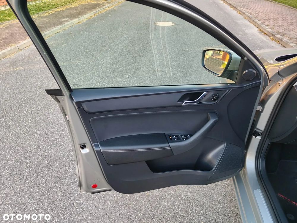 Skoda RAPID 1.6 TDI (Green tec) Joy - 32