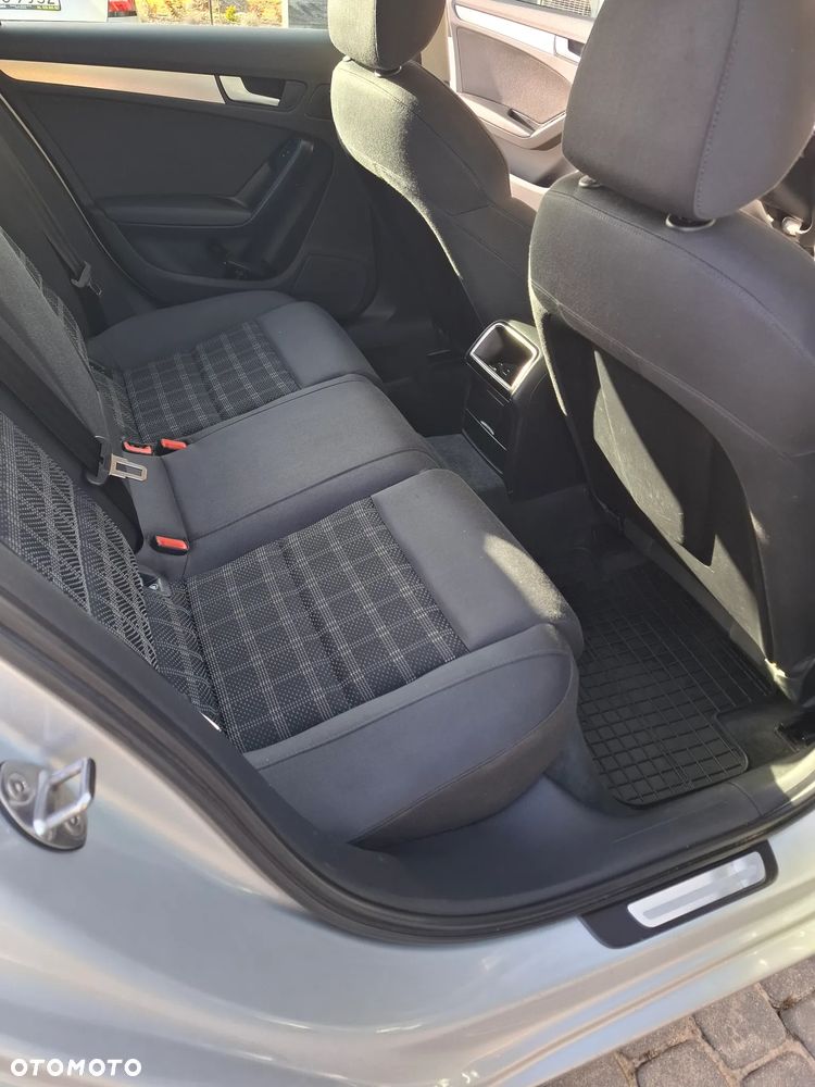 Audi A4 Avant 2.0 TDI - 10