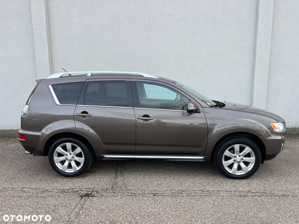 Mitsubishi Outlander 2.0 DI-D 4WD Intense - 9