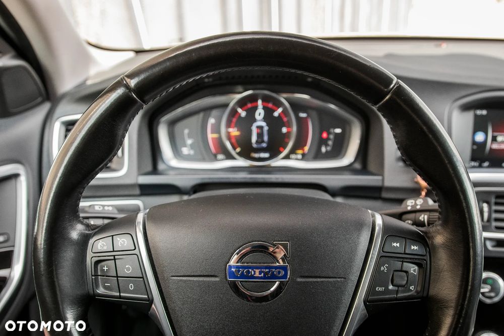 Volvo V60 Cross Country D3 Drive-E Summum - 19