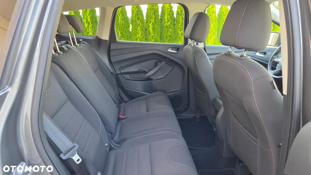 Ford Kuga 1.6 EcoBoost 2x4 Titanium - 16