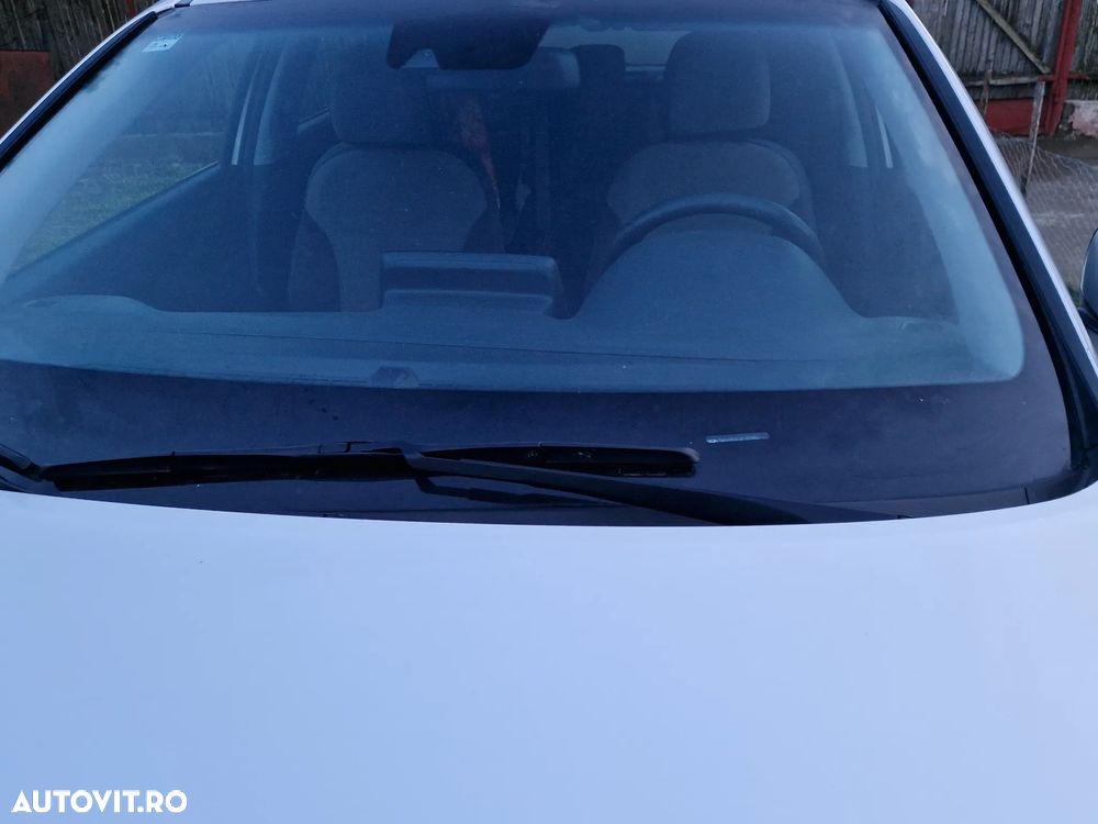 Hyundai i30 1.4 100CP 5DR M/T Highway - 9