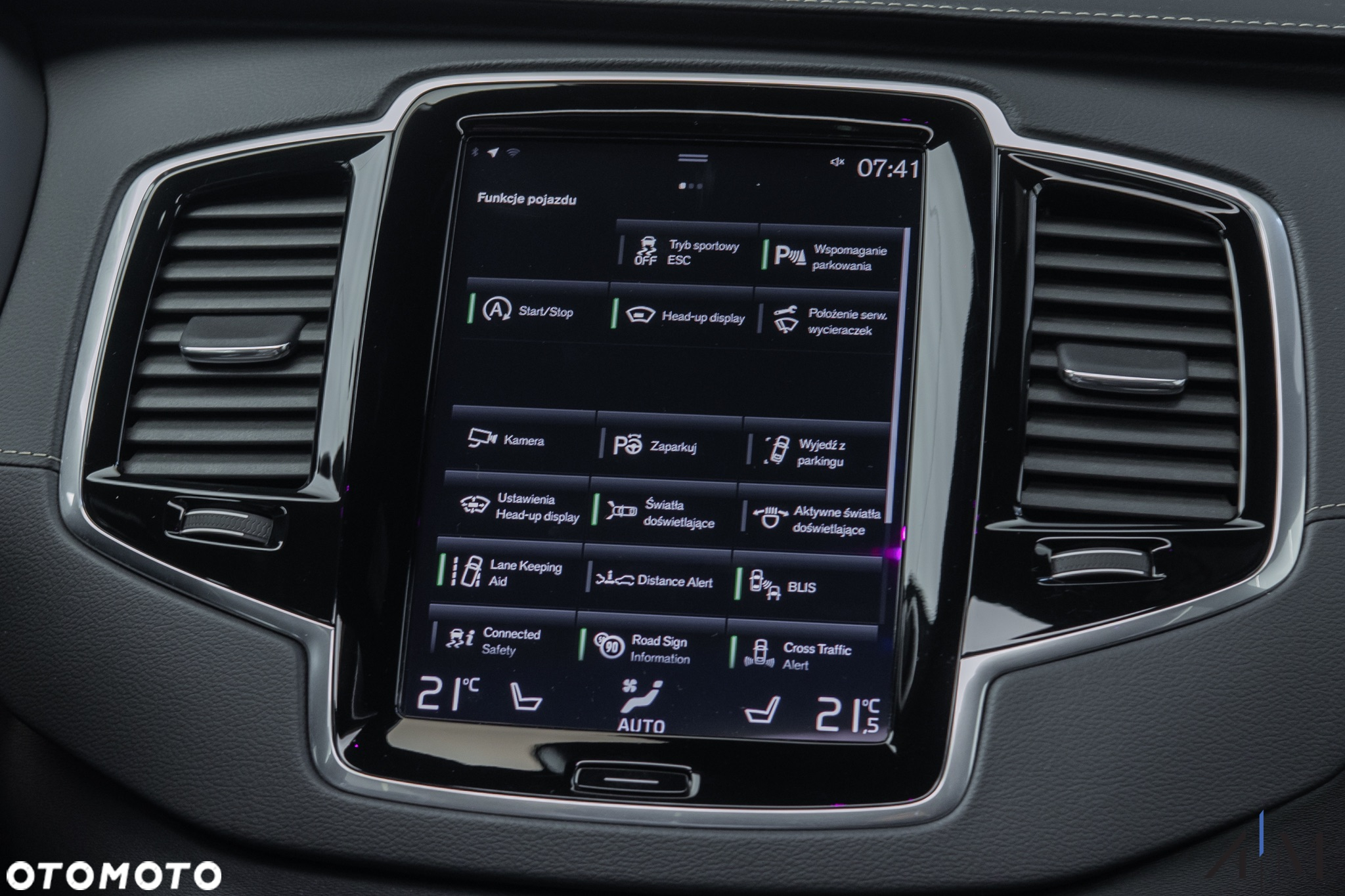 Volvo XC 90 B5 D AWD Ultimate Dark - 29