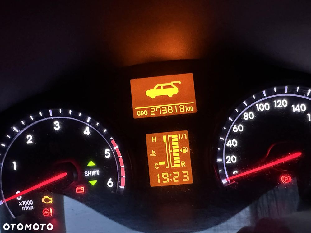 Toyota Avensis 2.0 D-4D Premium - 16