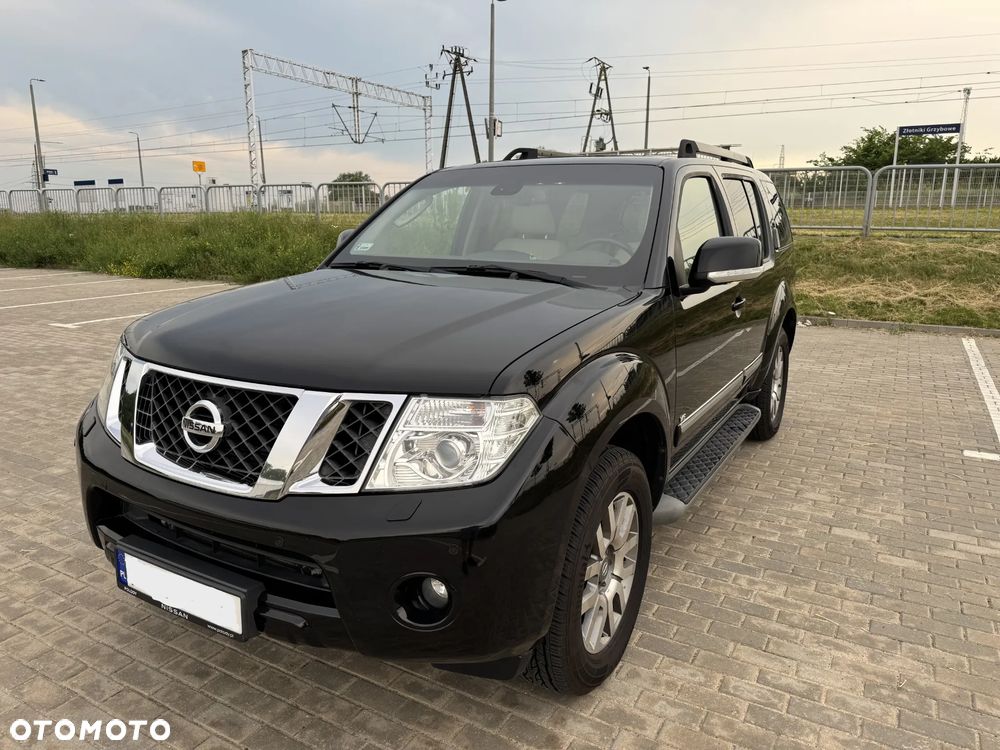 Nissan Pathfinder - 1
