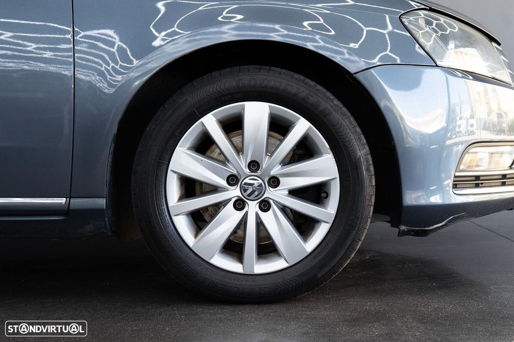 VW Passat Variant 1.6 TDI BlueMotion - 11