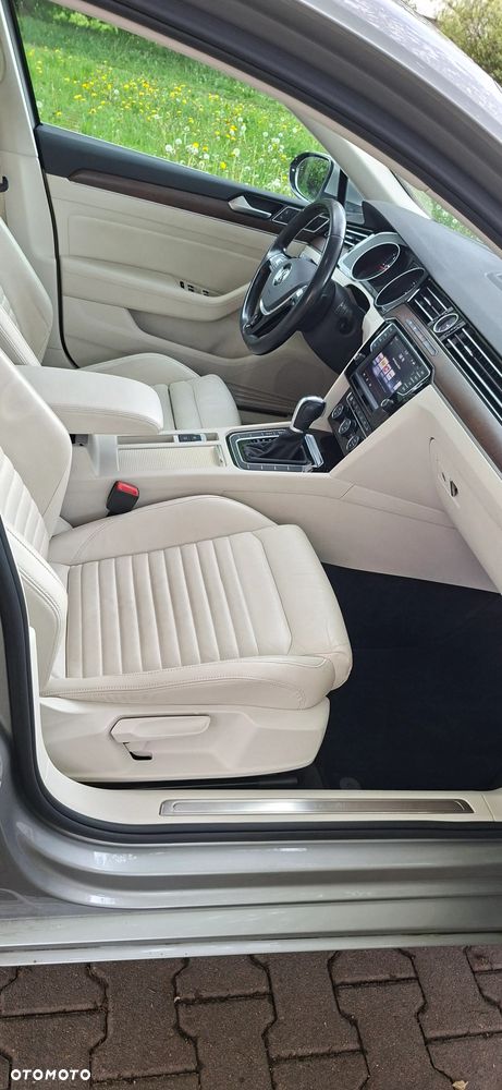 Volkswagen Passat 2.0 TDI BMT Highline DSG - 23