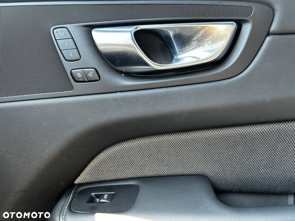 Volvo XC 60 - 16