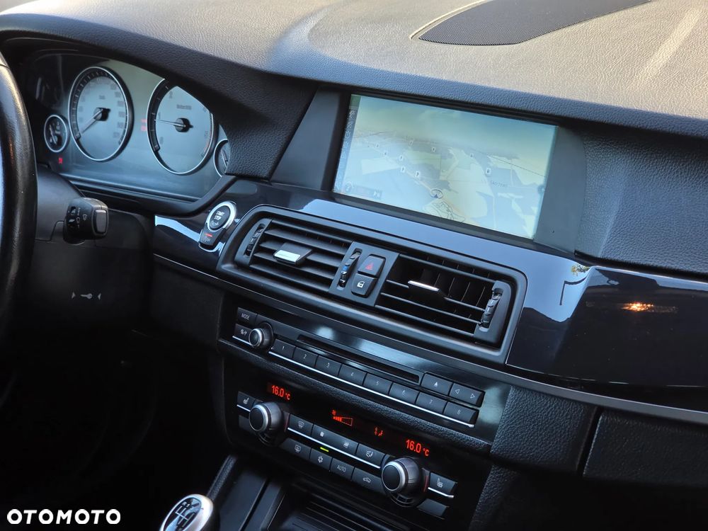 BMW Seria 5 520d BluePerformance - 28