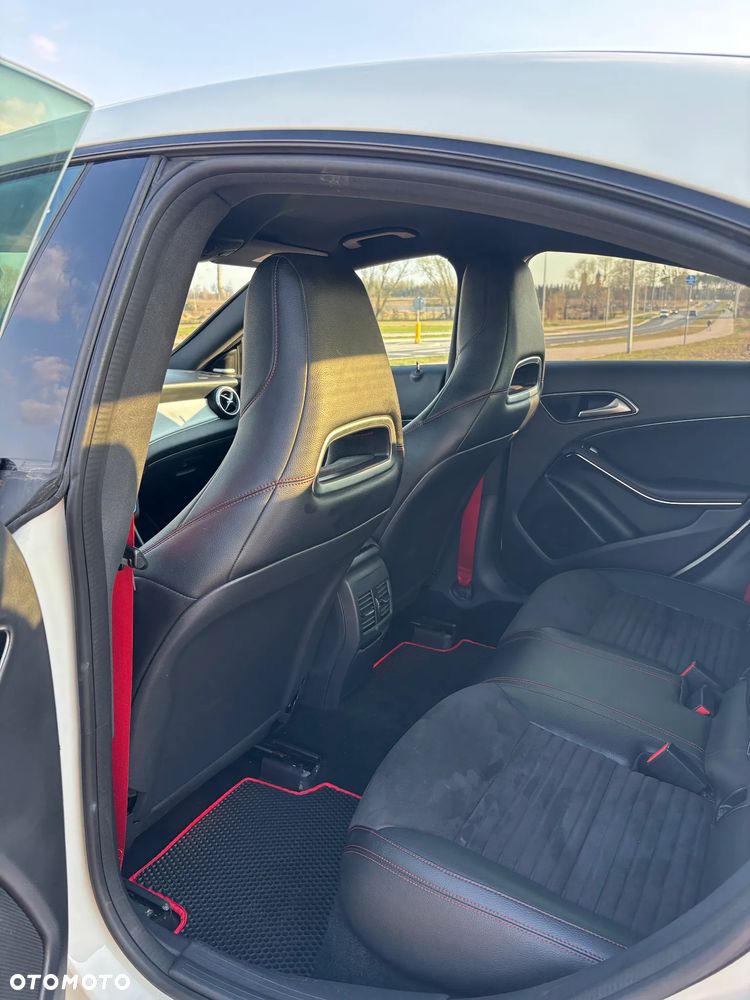 Mercedes-Benz CLA 45 AMG 4Matic 7G-DCT - 10