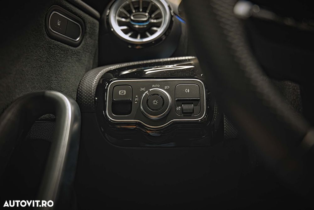 Mercedes-Benz A 180 Sedan 7G-DCT AMG Line - 28