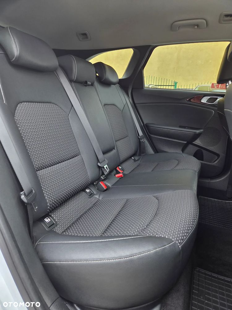Kia Ceed 1.5 T-GDI L Business Line Plus DCT - 16