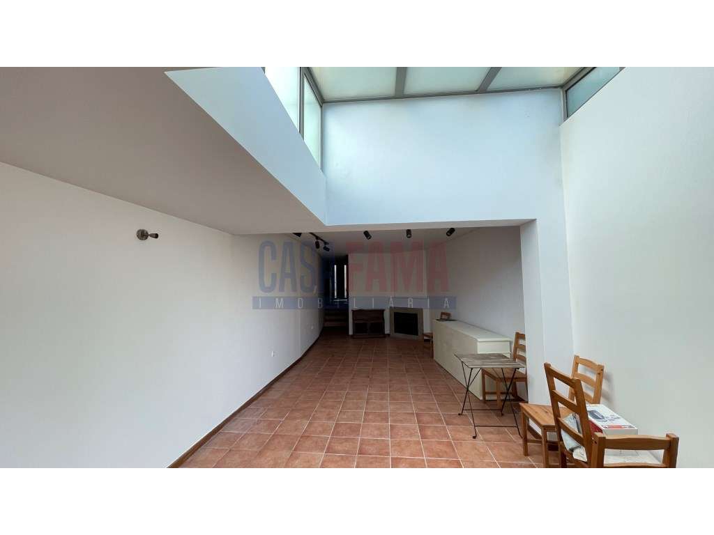 Moradia T4 no Centro da Póvoa de Varzim - Terraço com churrasqueira... - Grande imagem: 5/47