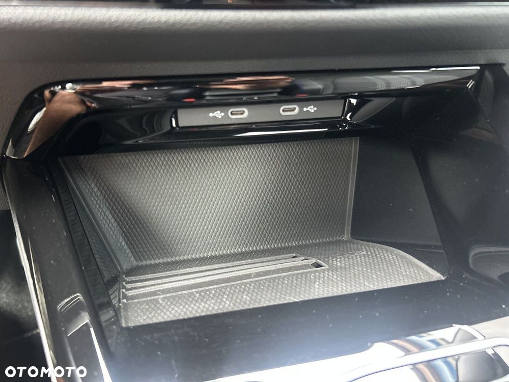 Volkswagen Golf Variant 1.5 eTSI mHEV R-Line Plus DSG - 30