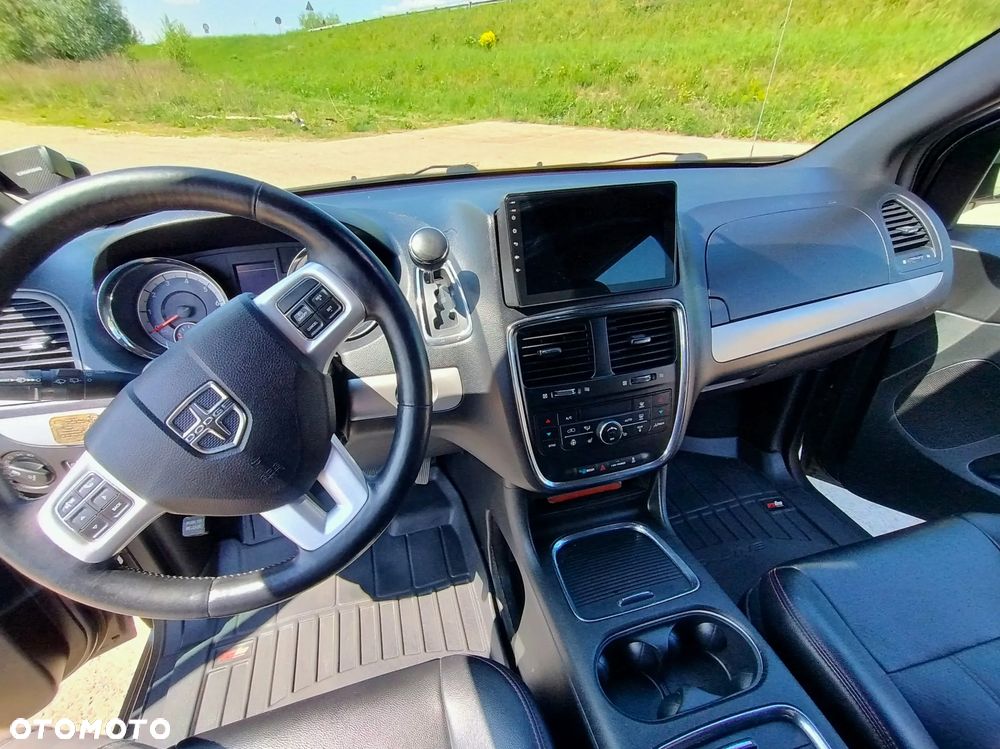 Dodge Grand Caravan - 7