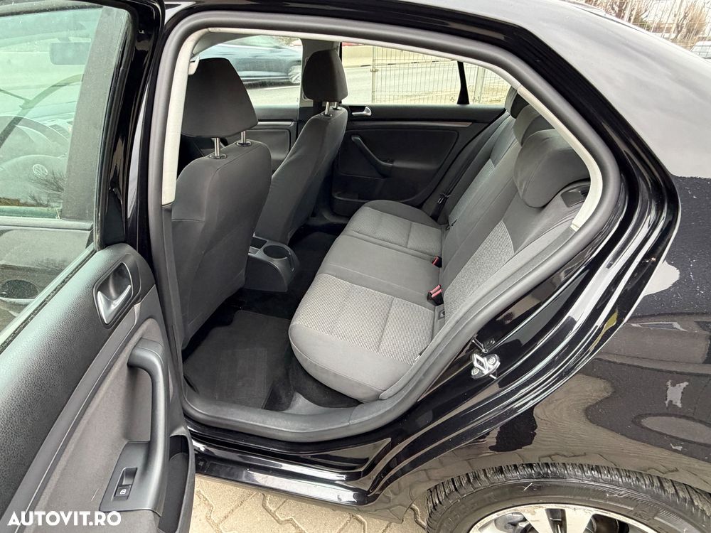 Volkswagen Jetta 1.9 TDI DPF United - 31
