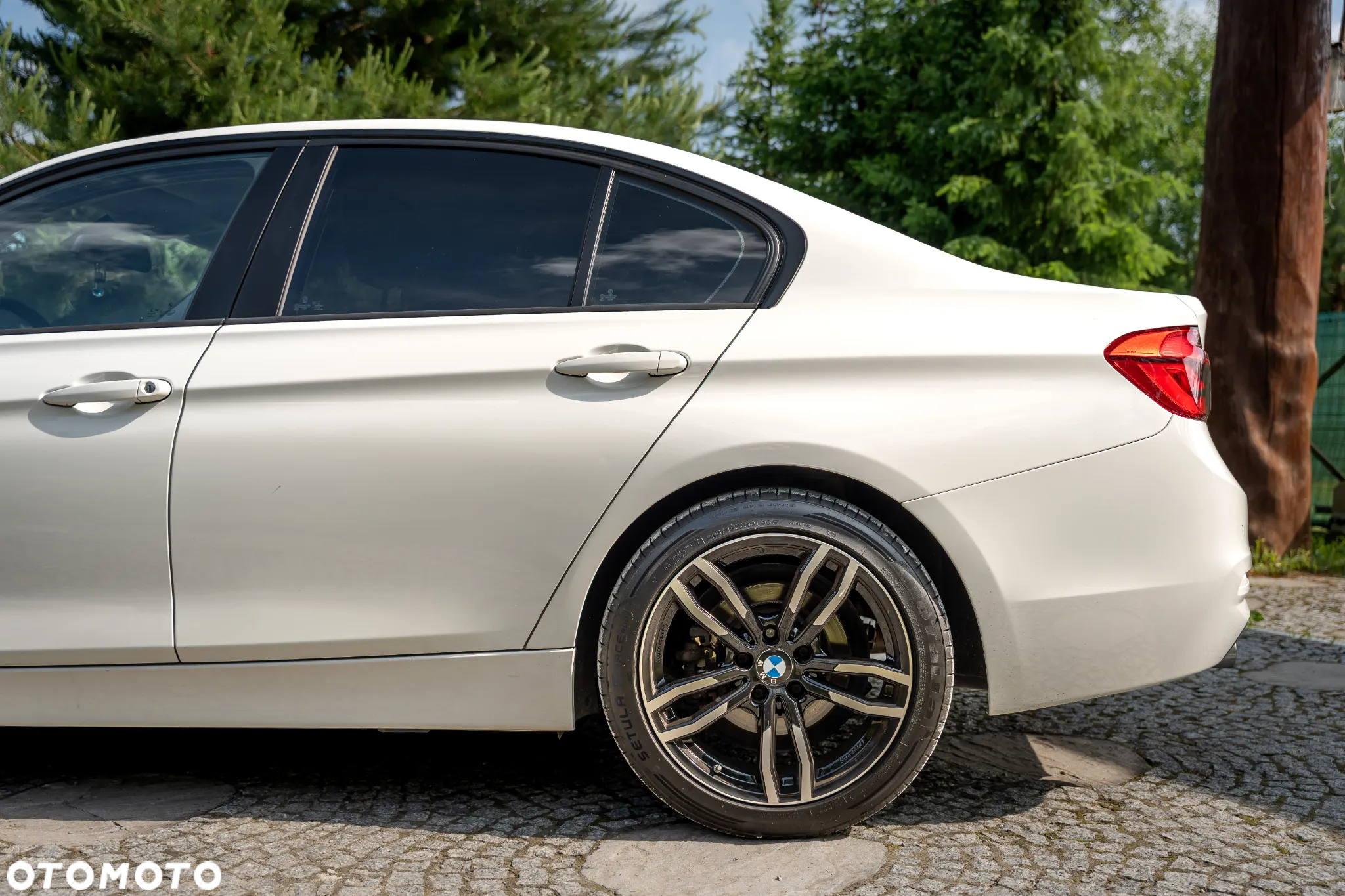 BMW Seria 3 318d M Sport - 16