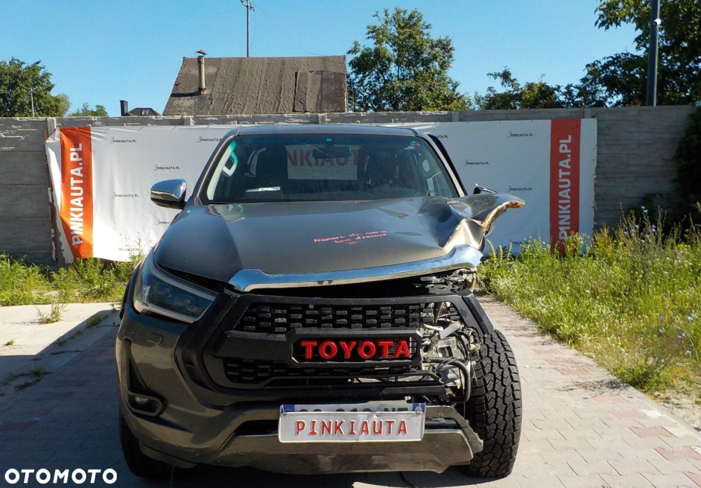 Toyota Hilux - 2