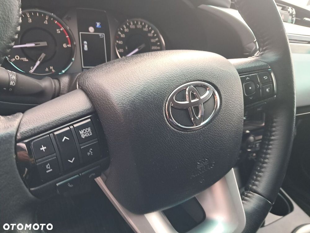Toyota Hilux 2.8 D-4D Double Cab SR5 4x4 - 21