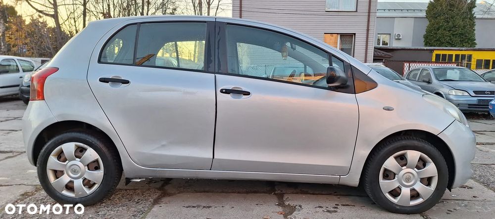 Toyota Yaris - 2