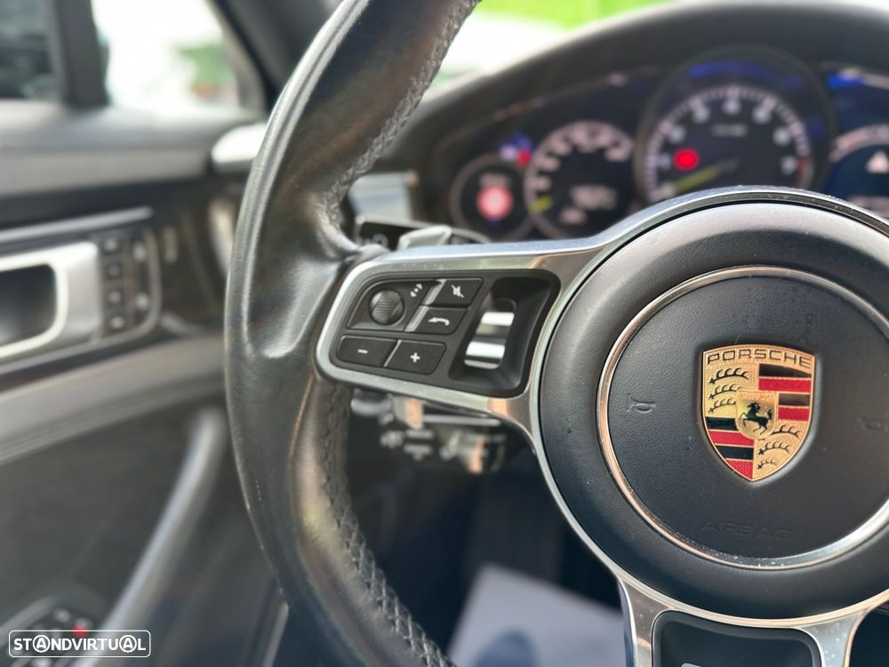 Porsche Panamera Sport Turismo - 22