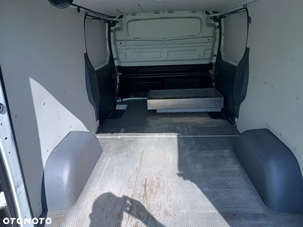 Renault Trafic L2H1 1.6 diesel 140kM 2014rok WEBASTO, CZUJNIKI PARKOWANIA, HAK, BAGAŻNIK DACHOWY, drzwi przesuwne z obu stron, stan BDB, BEZWPADKOWY! - 9