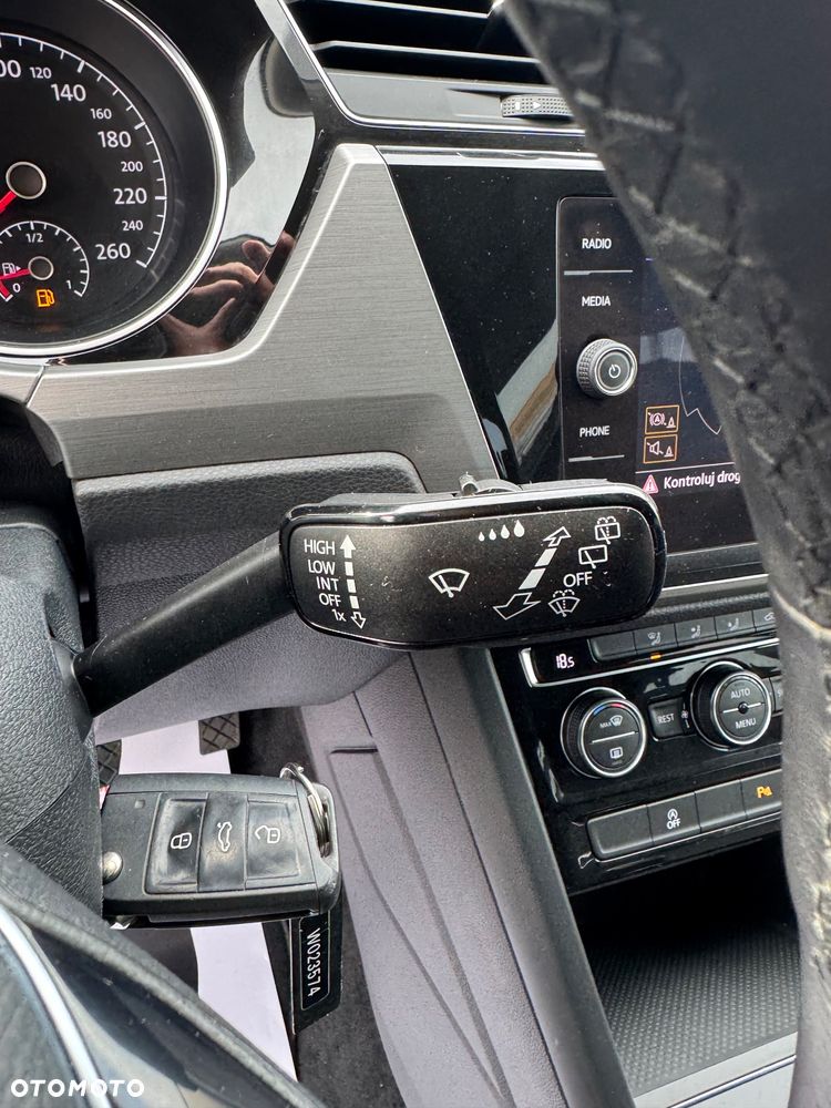 Volkswagen Touran 1.5 TSI ACT OPF Trendline - 36