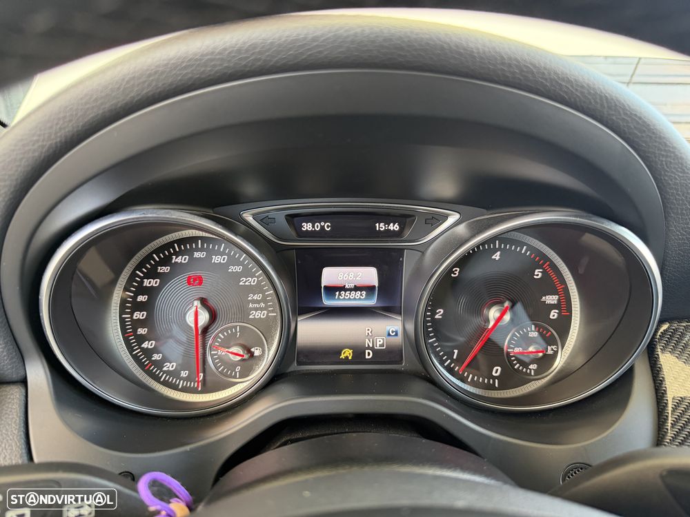 Mercedes-Benz CLA 200 d Shooting Brake AMG Line Aut. - 28