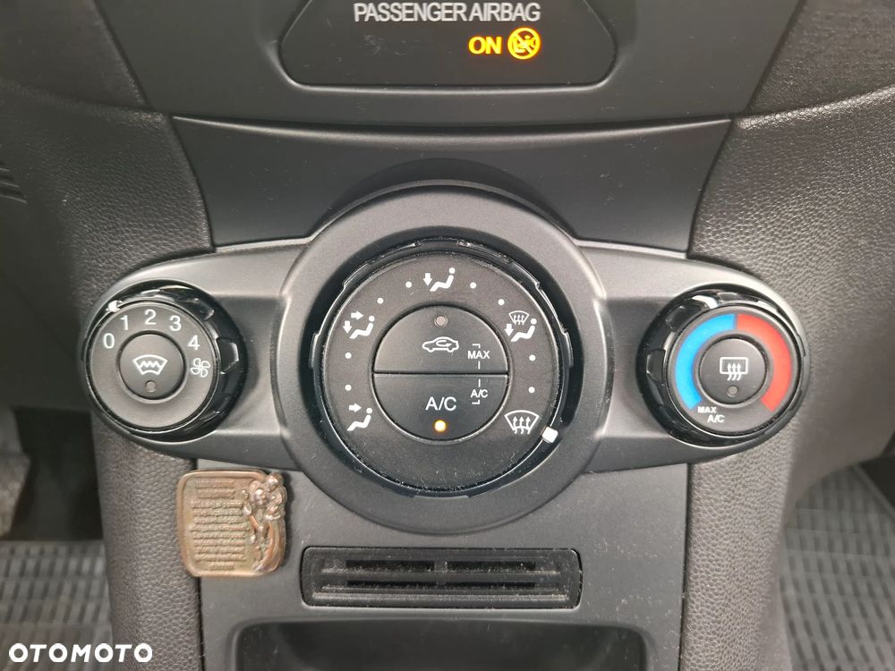 Ford Fiesta 1.4 Gold X EU5 - 10