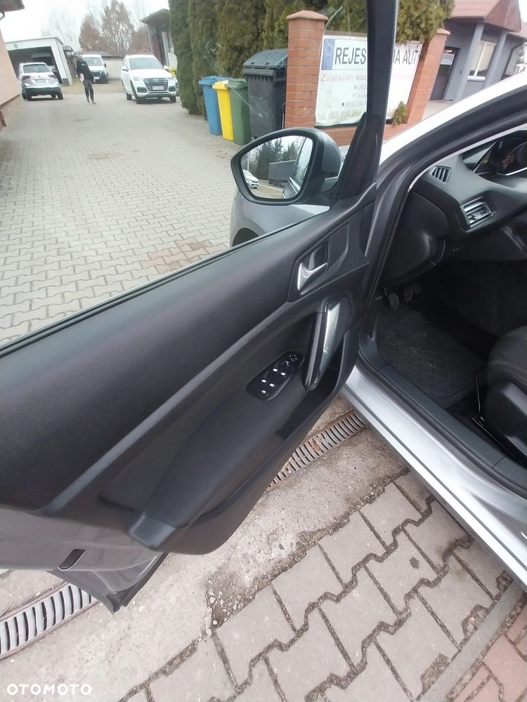 Peugeot 308 - 16