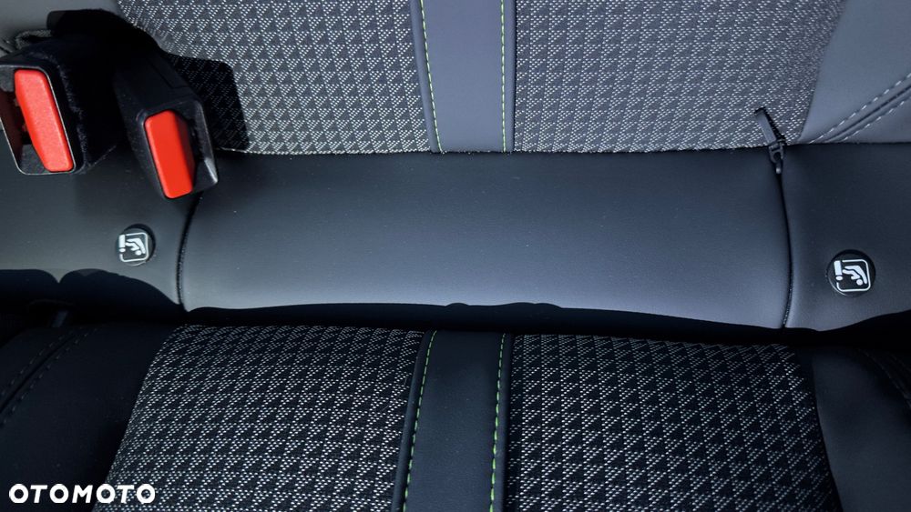 Peugeot 208 1.2 PureTech GT S&S EAT8 - 39