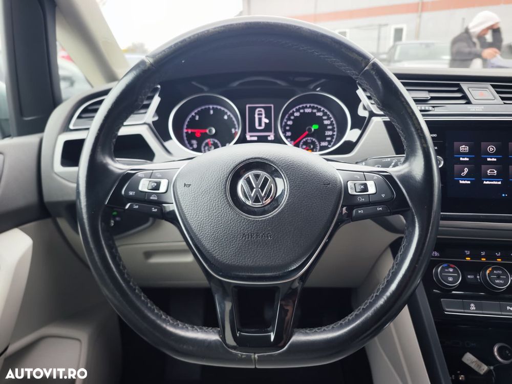 Volkswagen Touran 2.0 TDI DSG Comfortline - 24