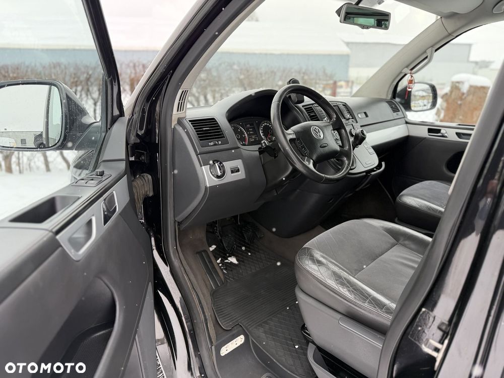Volkswagen Multivan - 26
