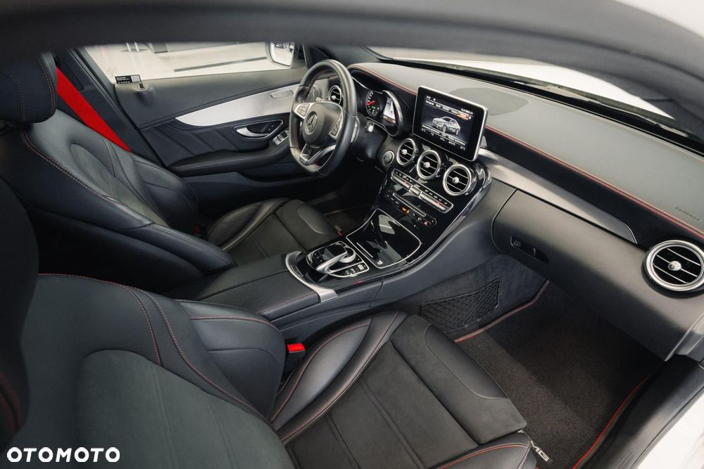 Mercedes-Benz Klasa C AMG 43 4-Matic - 17