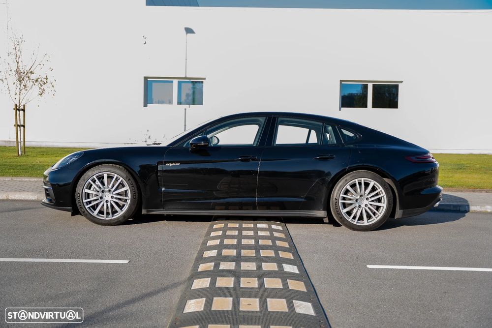 Porsche Panamera 4 E-Hybrid - 3