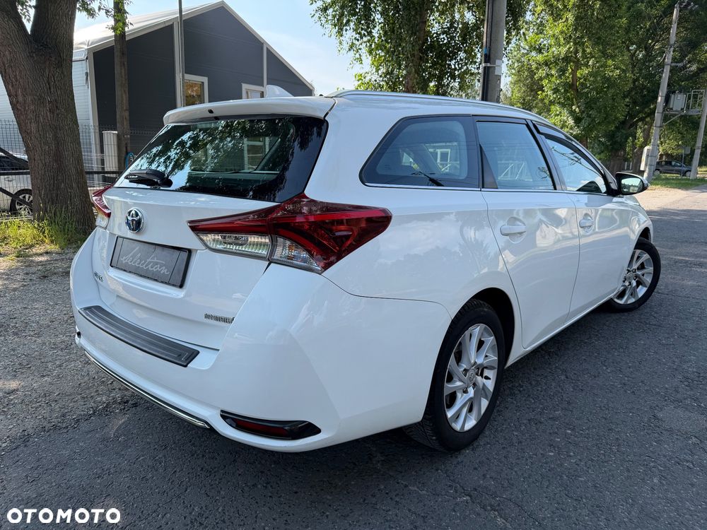 Toyota Auris Hybrid 135 Premium - 4