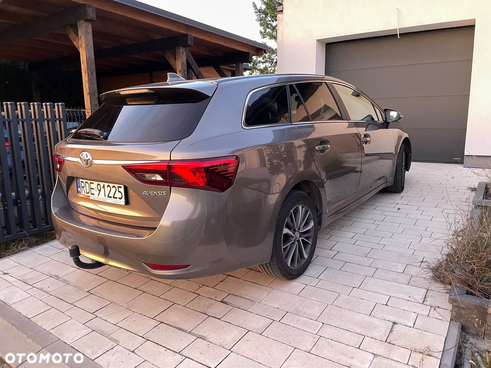 Toyota Avensis - 9