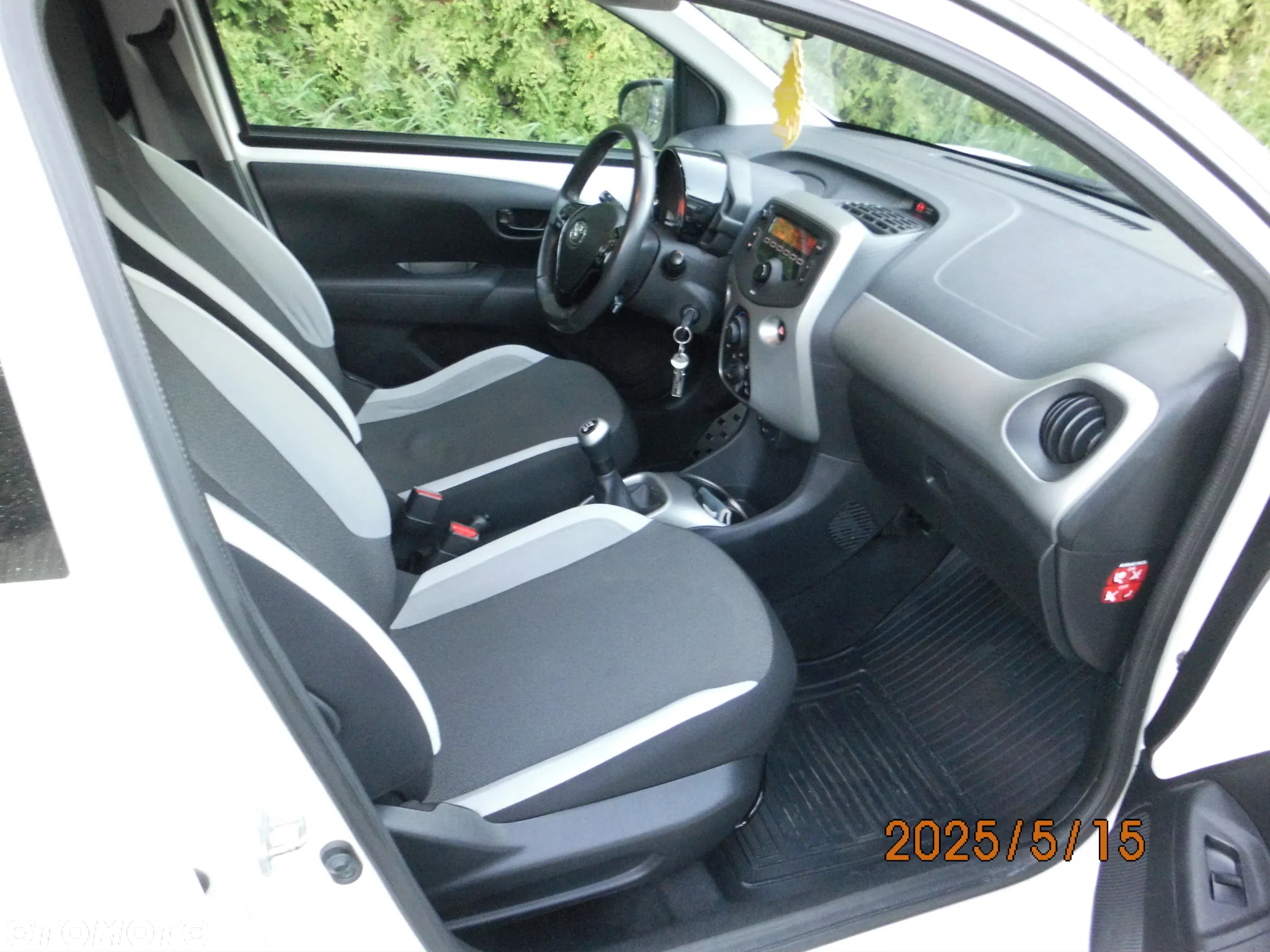 Toyota Aygo x-play touch - 10