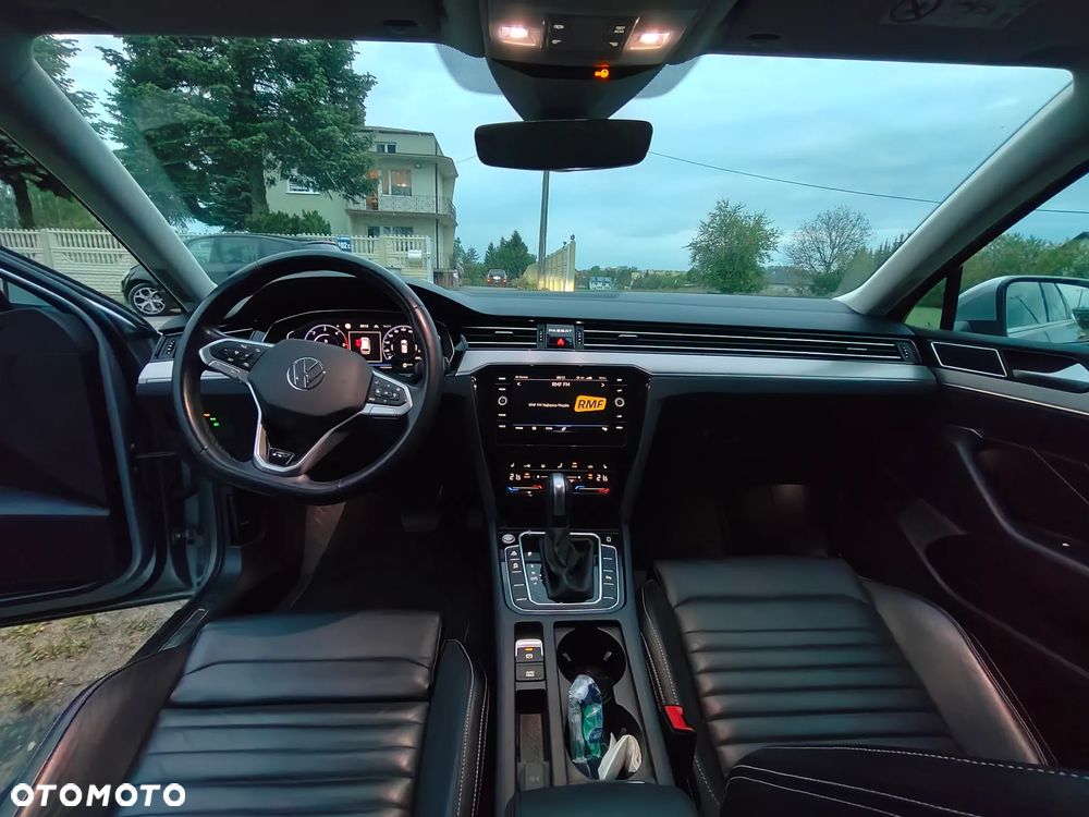 Volkswagen Passat Variant 2.0 TDI SCR DSG 4Motion Elegance - 24