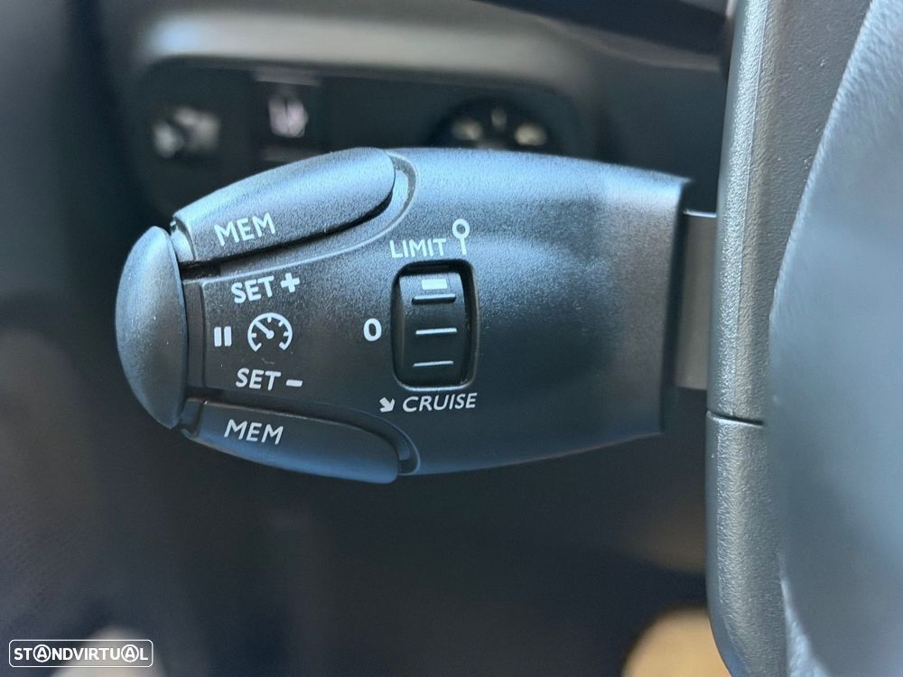 Citroën C3 1.2 PureTech Shine - 32